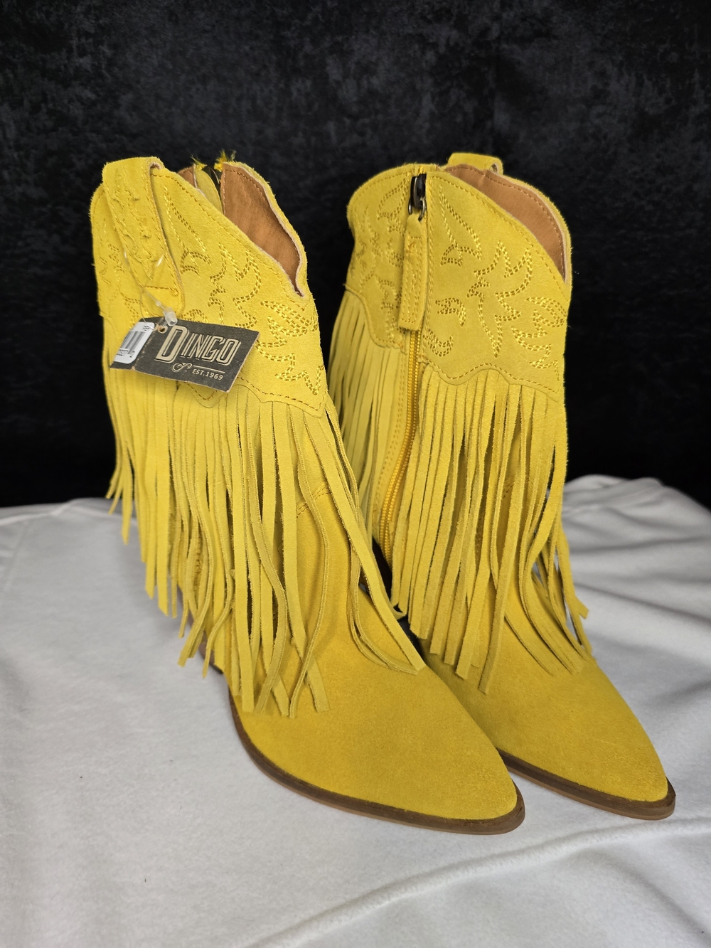 NWT Dingo Classy N Sassy Yellow Suede Fringe Western Boots 6.5 Nwob - Picture 1 of 6